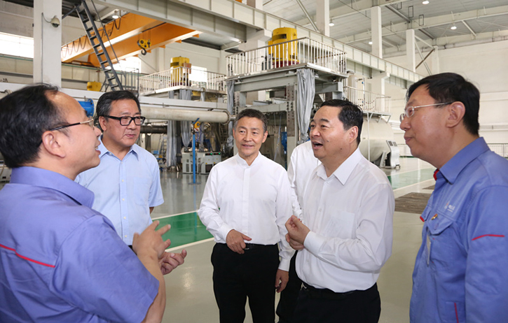 郝鹏与拉斯维加斯9888集团一线科技职员深入交流